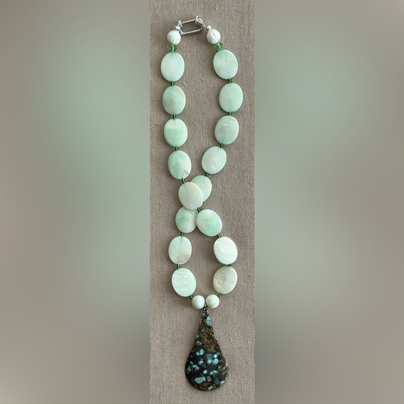 22-1/2 inch Shell bead necklace NWOT - Picture 4 of 10